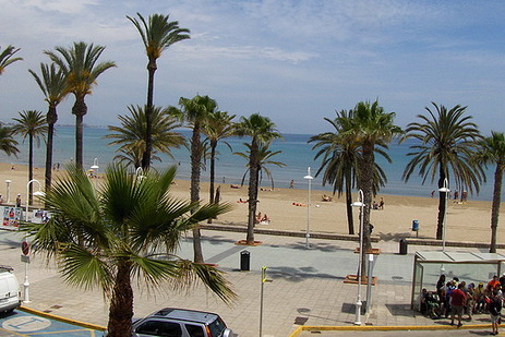 VISTA FRONTAL A LA PLAYA